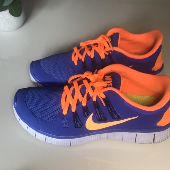 Nike Free 5.0 Runners - Picture 2 of 7